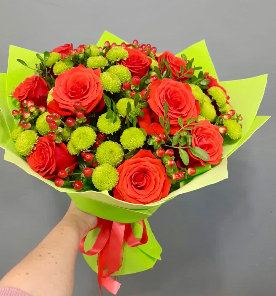 Букет цветов из: Хризантемы и Розы в Зарайске