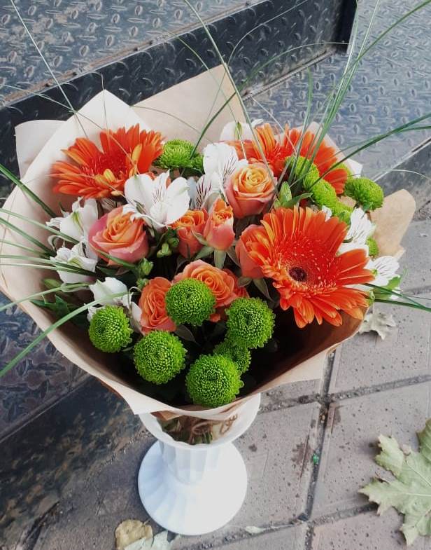 Букет цветов из: Герберы, Хризантемы, Альстромерии и Розы в Зарайске