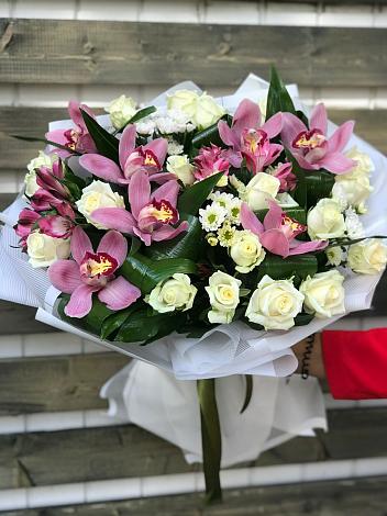 Букет цветов из: Розы и Хризантемы в Зарайске