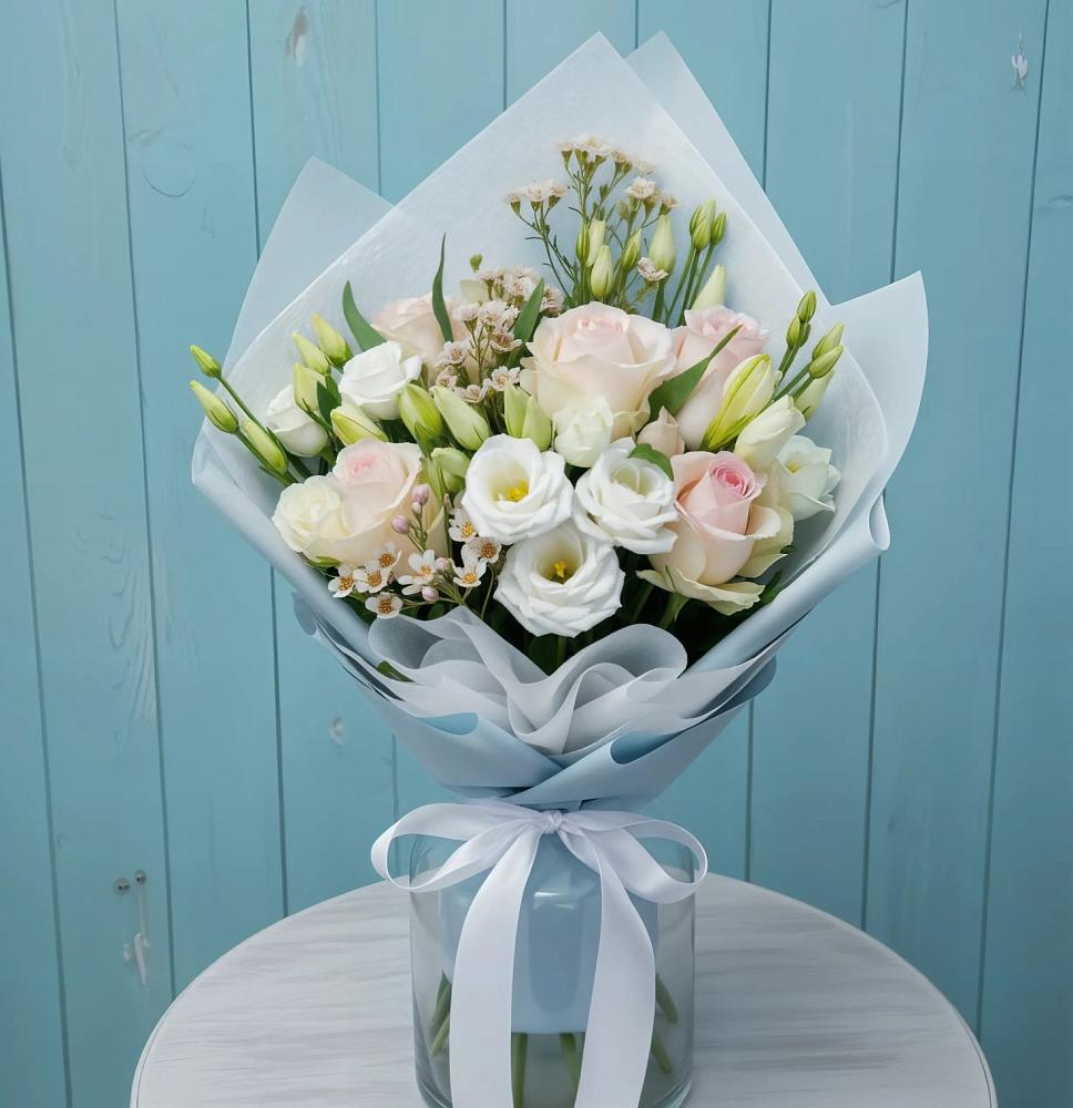 Букет цветов из: Розы и Лизиантусы в Зарайске