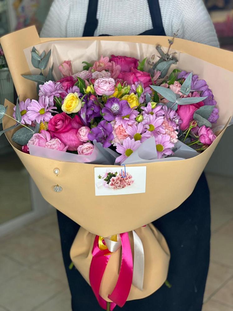 Букет цветов из: Хризантемы, Гвоздики и Альстромерии в Зарайске