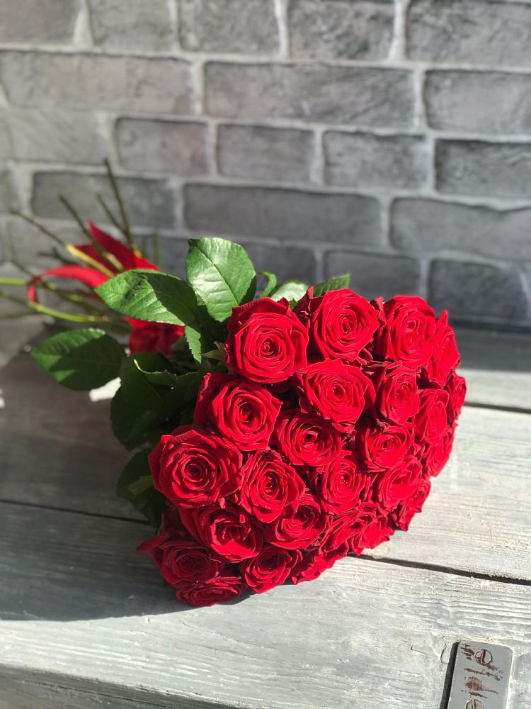 Букет Красные розы Фридом в Зарайске