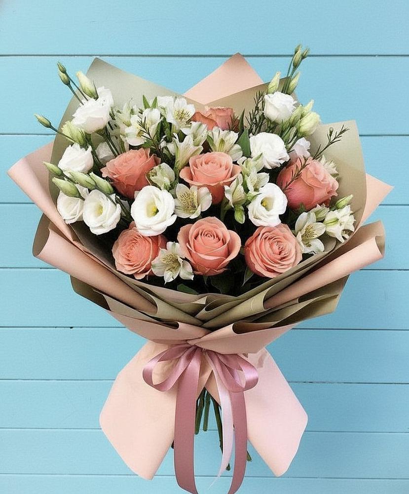 Букет цветов из: Розы, Альстромерии и Лизиантусы в Зарайске