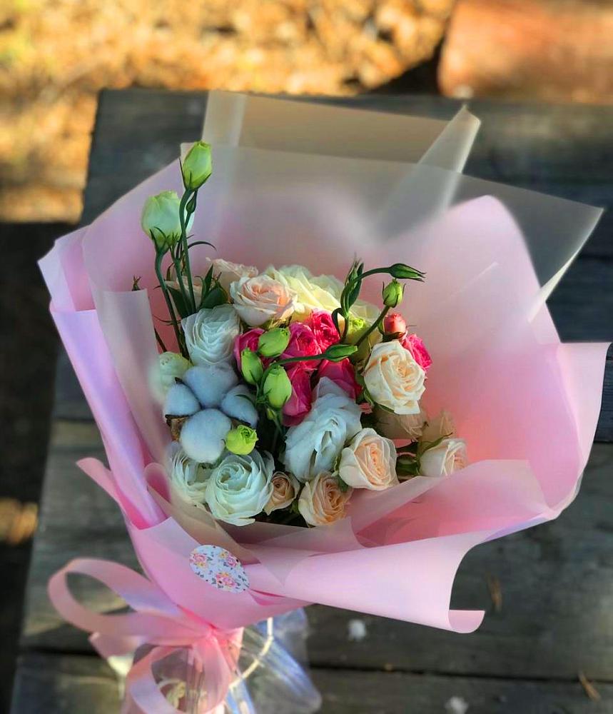 Букет цветов из: Розы и Лизиантусы в Зарайске