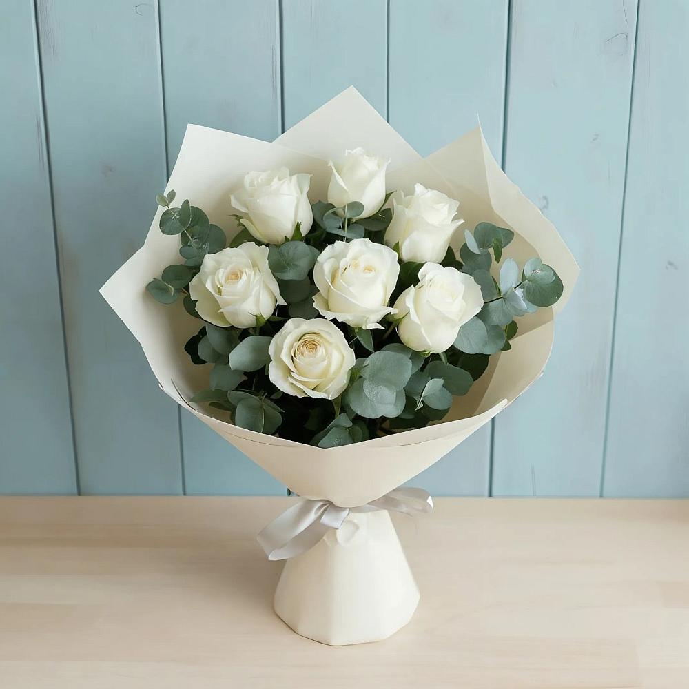 Букет Белые розы в Эвкалипте в Зарайске