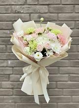 Букет цветов из:  Гвоздики, Розы, Лизиантусы и Хризантемы в Зарайске