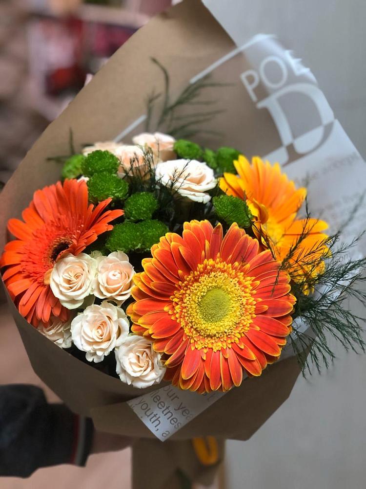 Букет цветов из: Герберы, Хризантемы и Розы в Зарайске