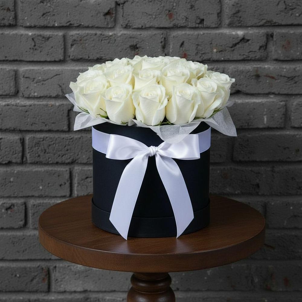 Цветочная композиция из Розы в шляпной коробке в Зарайске