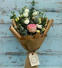 Букет цветов из:  Розы и Лизиантусы в Зарайске