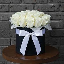 Цветочная композиция из Розы в шляпной коробке в Зарайске